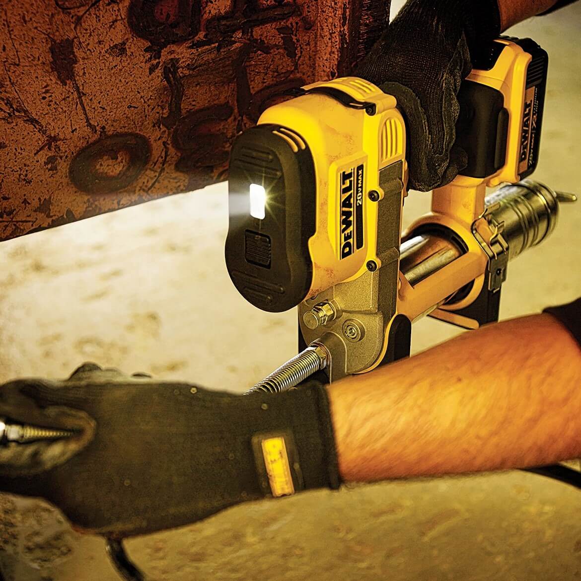 DeWALT DCGG571M1 20V MAX Lithium Ion Automatic 42 Grease Gun Tool Kit